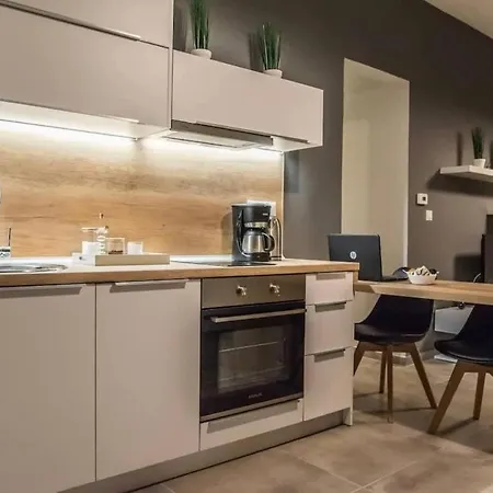 Burgushka House Apart شقة *
